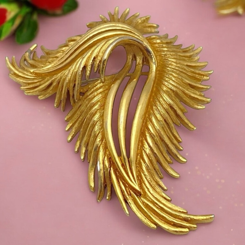 Vintage Monet Gold-Tone Feather Swirl Brooch